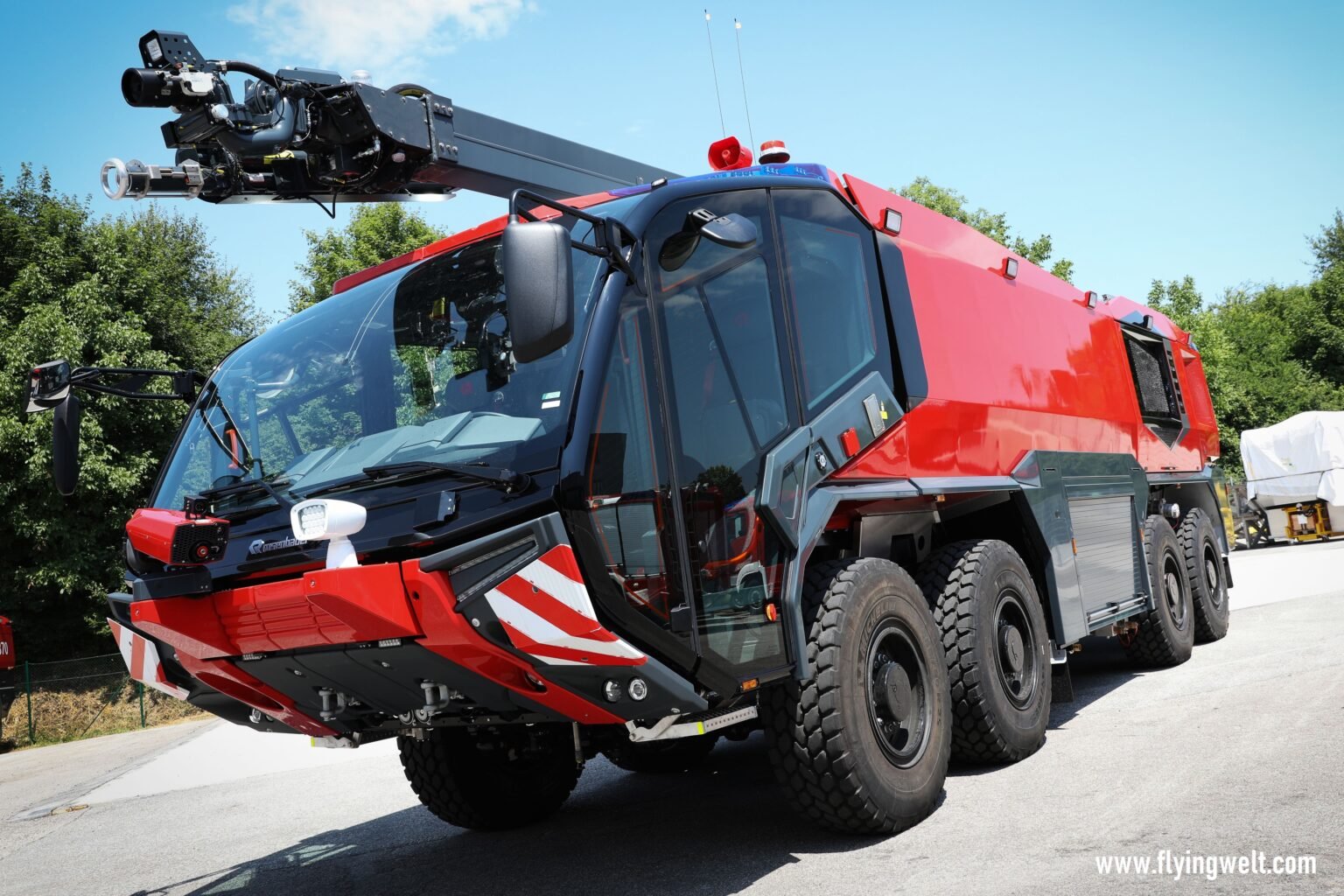 World's Top 5 Most Popular Airport Fire Trucks (ARFF): Guardians of ...