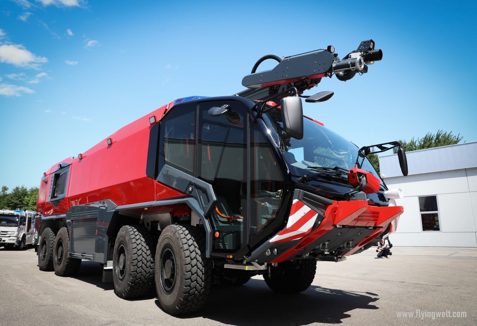 World's Top 5 Most Popular Airport Fire Trucks (ARFF): Guardians of ...